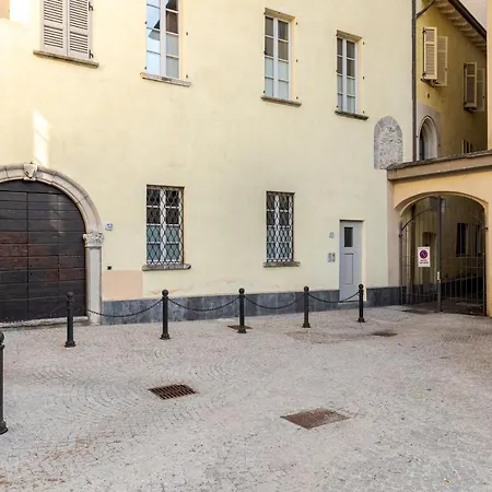 Palazzo Odescalchi Комо